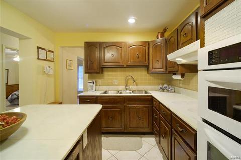 412 Bedford Ln, Ballwin, MO 63011 photo 10