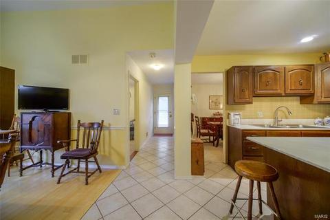 412 Bedford Ln, Ballwin, MO 63011 photo 15