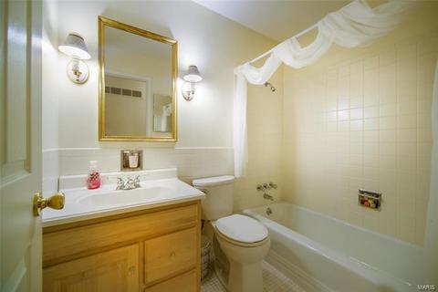 412 Bedford Ln, Ballwin, MO 63011 photo 23