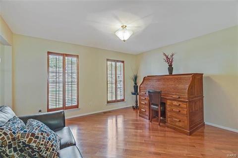 17286 Hilltop Ridge Dr, Eureka, MO 63025 photo 9