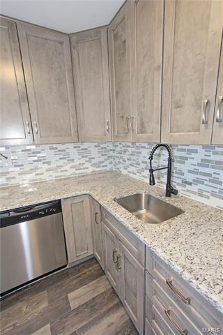 808 Rauscher, Ballwin, MO 63011 photo 7