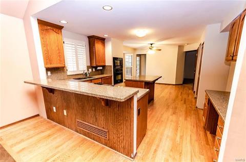 391 Lauren Lndg, Ballwin, MO 63021 photo 4