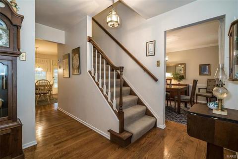 331 Oakleigh Woods Dr, Ballwin, MO 63011 photo 2