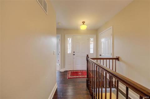 817 Top Notch Ln, Eureka, MO 63025 photo 2