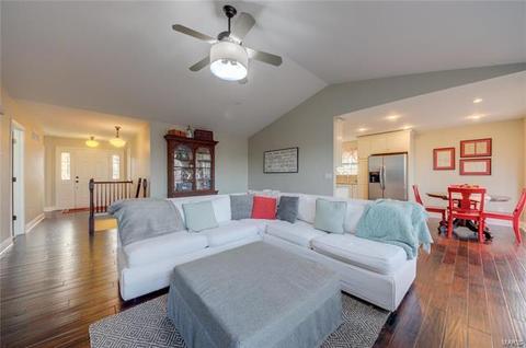 817 Top Notch Ln, Eureka, MO 63025 photo 5