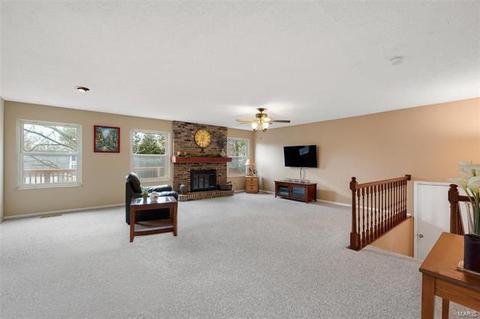 746 Galway Dr, Manchester, MO 63021 photo 2