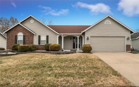 2013 Hackmann Estates Dr, Saint Charles, MO 63303 photo 1