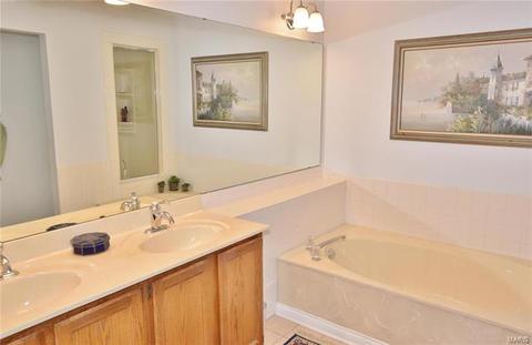 1008 Hemingway Ln, Weldon Spring, MO 63304 photo 9
