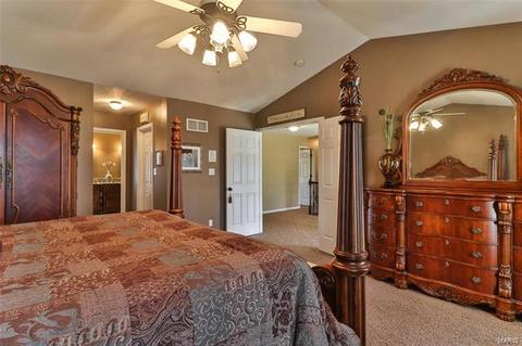 578 Castle Ridge Dr, Ballwin, MO 63021 photo 20
