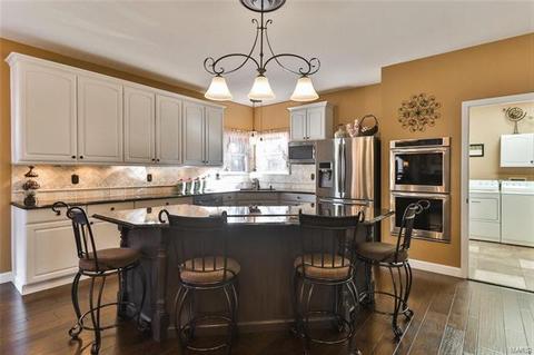 578 Castle Ridge Dr, Ballwin, MO 63021 photo 8