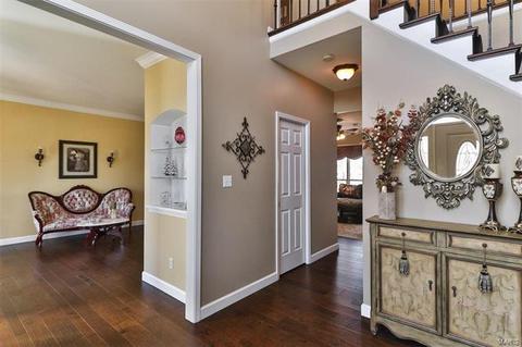 578 Castle Ridge Dr, Ballwin, MO 63021 photo 3