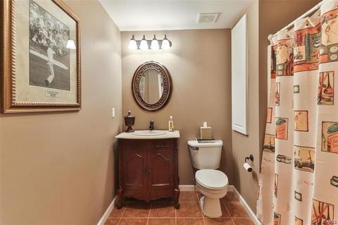 578 Castle Ridge Dr, Ballwin, MO 63021 photo 35