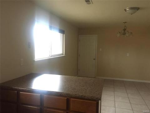 703 Plaza Dr, O'fallon, MO 63366 photo 5
