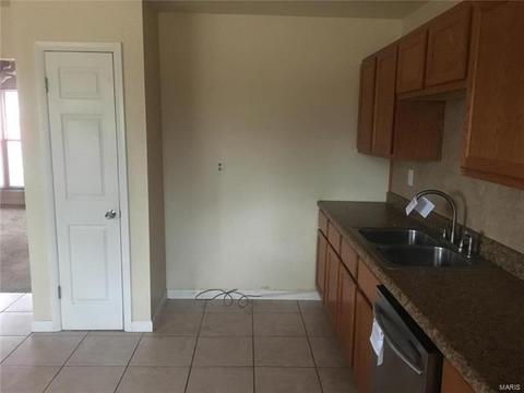 703 Plaza Dr, O'fallon, MO 63366 photo 6