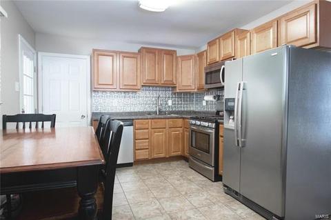 341 Saint Lawrence, Ballwin, MO 63021 photo 6