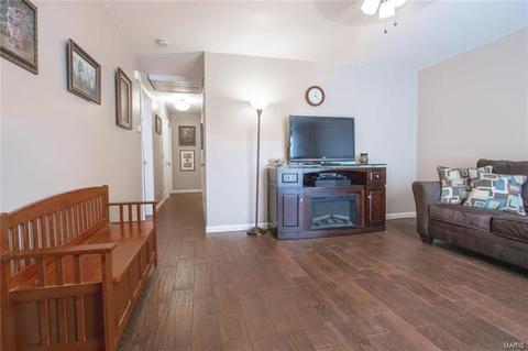 341 Saint Lawrence, Ballwin, MO 63021 photo 3