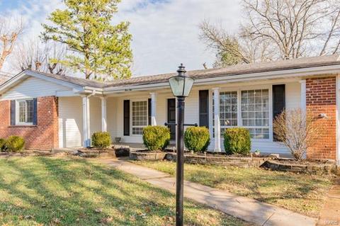 410 Nottingham Dr, Ballwin, MO 63011 photo 2