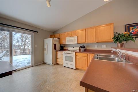 511 Deer Brook Dr, O'fallon, MO 63366 photo 10