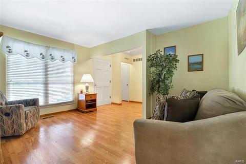 303 Clara St, Eureka, MO 63025 photo 4