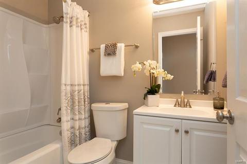 1255 Jade Wind Cir, Ballwin, MO 63011 photo 13