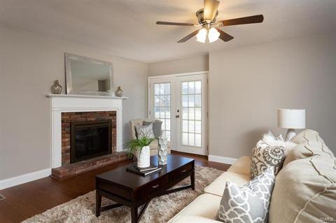1255 Jade Wind Cir, Ballwin, MO 63011 photo 2