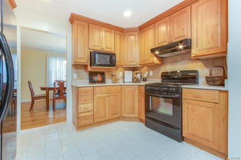 920 Dutch Mill Dr, Ballwin, MO 63011 photo 8