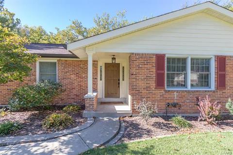 920 Dutch Mill Dr, Ballwin, MO 63011 photo 2