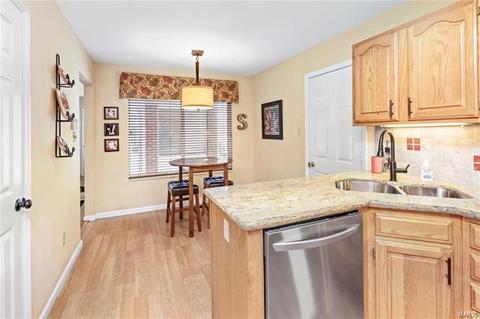1712 Ridgeview Circle Dr, Ballwin, MO 63021 photo 9