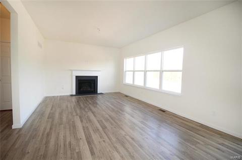 5040 Eagle Wing Ct, Eureka, MO 63025 photo 4