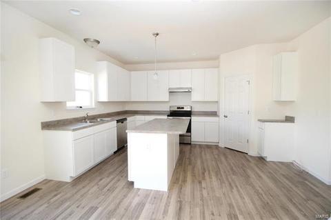 5040 Eagle Wing Ct, Eureka, MO 63025 photo 3