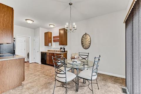 98 Tisbury Ct, O'fallon, MO 63366 photo 5