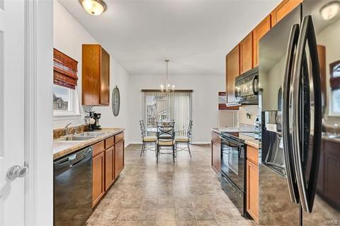 98 Tisbury Ct, O'fallon, MO 63366 photo 10