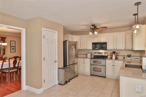 347 Buckhurst Dr, Ballwin, MO 63021 photo 14