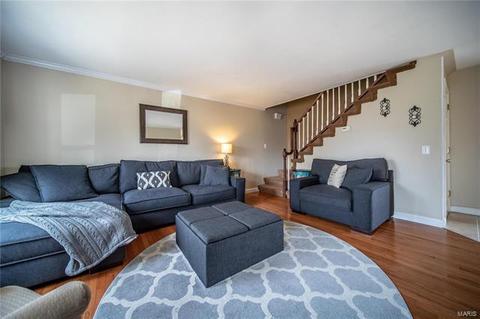 720 Levin Dr, O'fallon, MO 63366 photo 2