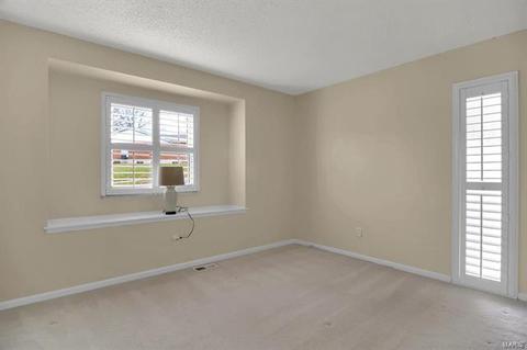 785 Berquist, Ballwin, MO 63011 photo 18