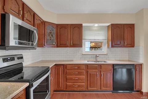 785 Berquist, Ballwin, MO 63011 photo 12