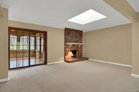785 Berquist, Ballwin, MO 63011 photo 4