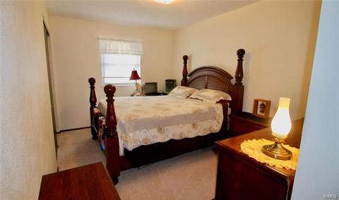 3284 Gwengreen Dr, Bridgeton, MO 63044 photo 9