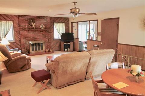 3284 Gwengreen Dr, Bridgeton, MO 63044 photo 2