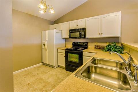 655 Hawk Run, O'fallon, MO 63368 photo 5