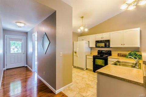 655 Hawk Run, O'fallon, MO 63368 photo 4