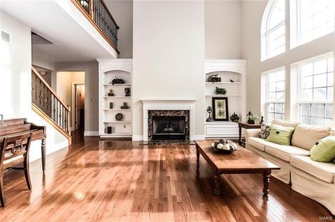 523 Roaring Fork Dr, Grover, MO 63040 photo 4