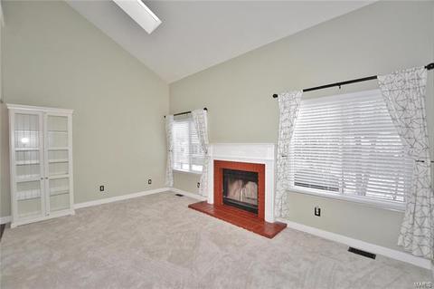 16 Amesbury Ct, Saint Peters, MO 63376 photo 4