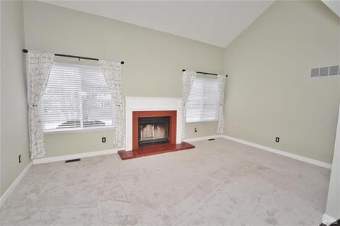 16 Amesbury Ct, Saint Peters, MO 63376 photo 5