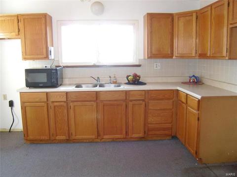 9530 Echo Ln, Saint Louis, MO 63114 photo 3