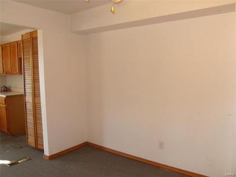 9530 Echo Ln, Saint Louis, MO 63114 photo 2