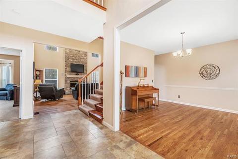 929 Emerald Oaks Ct, Eureka, MO 63025 photo 2