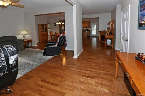 325 Hawks View Dr, O'fallon, MO 63368 photo 5
