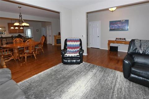 325 Hawks View Dr, O'fallon, MO 63368 photo 8