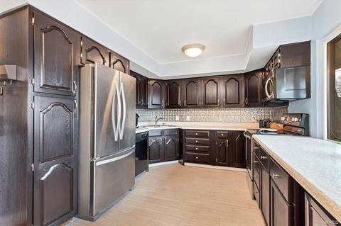 1205 Rivoli Dr, Manchester, MO 63011 photo 3
